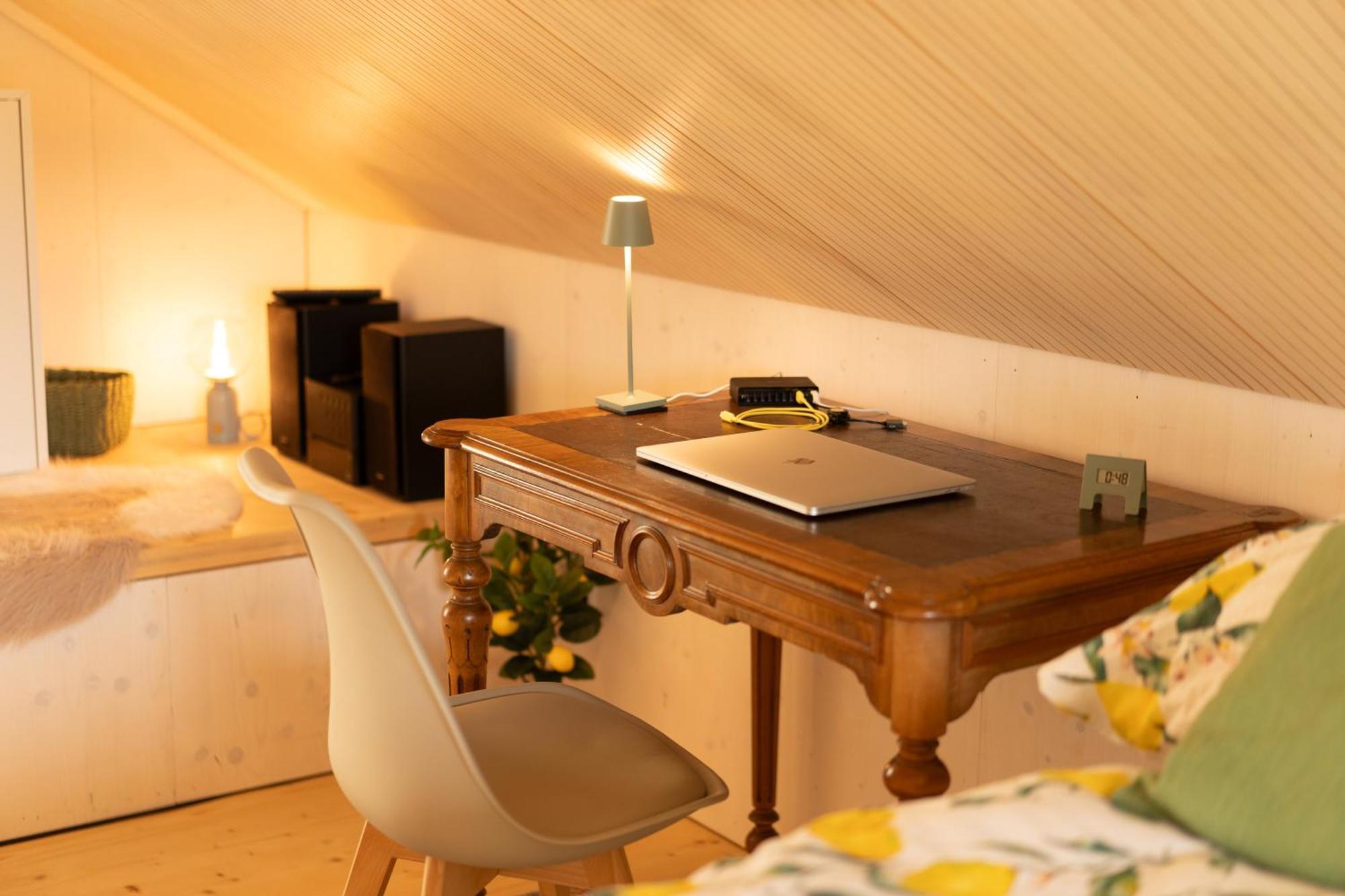 Tiny House Chez Claudine - Relaxen, Workspace, Naehe Thermen, Netflix, Free Parking & Wifi Brugg  Εξωτερικό φωτογραφία